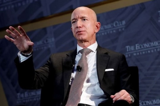 “Tôi khởi nghiệp Amazon năm 30 tuổi”: CEO Amazon Jeff Bezos khuyên doanh nhân Gen Z nên tích lũy kinh nghiệm làm việc trước
