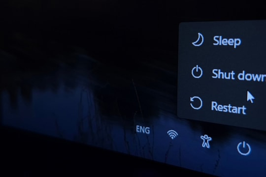 Vì sao tắt đi, bật lại giống như "thuốc tiên"? - Điện thoại, TV, máy tính mà lỗi cứ bấm xong là khỏi hết?