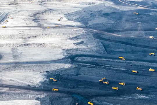 Phát hiện 147 xe tải Trung Quốc không người lái bí mật khai thác kho báu lộ thiên lớn có diện tích 102,75 km2, được đầu tư hơn 712 tỷ đồng