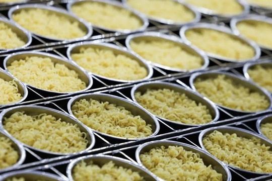 Mì cay vị phô mai đang giúp xuất khẩu thực phẩm của Hàn Quốc đạt mức cao kỷ lục