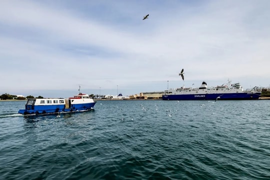 Chở 33.000 tấn hàng bị EU cấm, tàu đến từ Nga bị quốc gia châu Âu bắt giữ khi vừa cập cảng