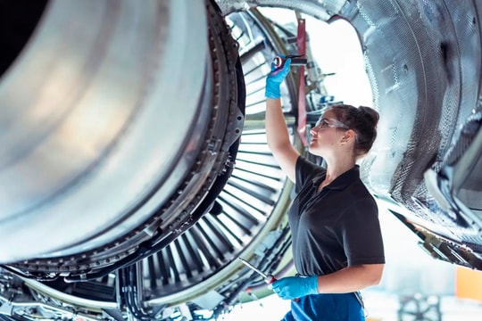 10 công việc không cần bằng đại học vẫn có mức lương cao: Nghề thứ 8 gây bất ngờ