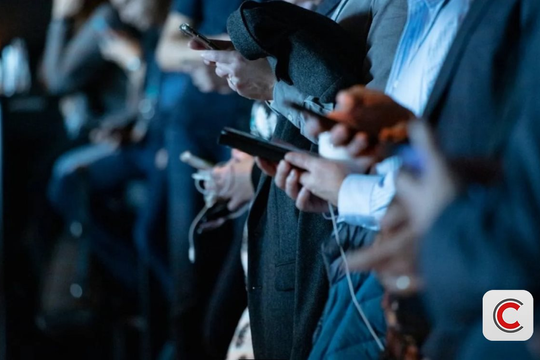 Tại sao nhiều người giàu không thích đồ công nghệ hiện đại?