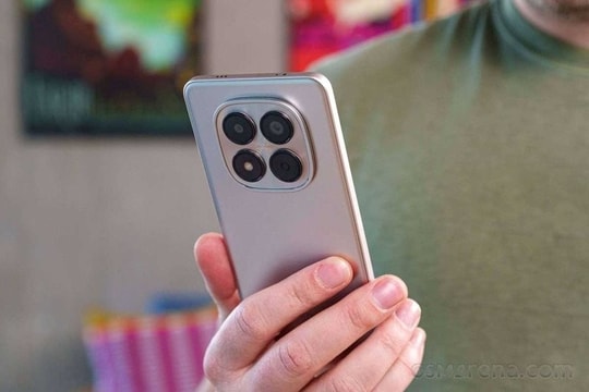 Mở bán đúng 3 ngày thu về doanh số 30.000 máy, dòng smartphone giá từ 6 triệu này có gì hot?