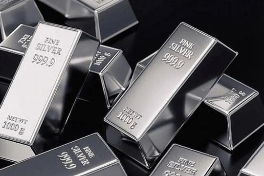 Chiều 21/1: Giá Bạc Thượng Hải hạ nhiệt sau khi lên đỉnh lịch sử, vẫn chênh hơn 9 USD so với COMEX