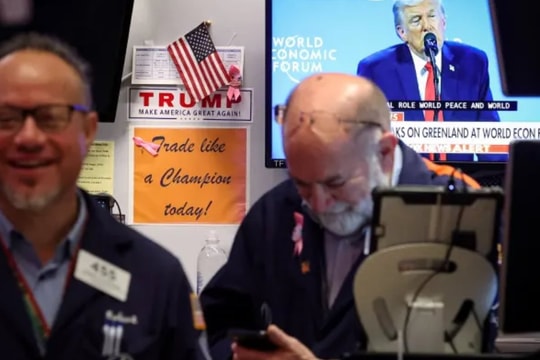 Dow Jones nhảy vọt 600 điểm, TTCK Mỹ đảo chiều xanh rực rỡ khi ông Trump tuyên bố huỷ áp thuế châu Âu