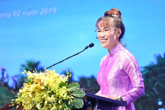 Cả thị trường đỏ lửa, vì đâu Vietjet của tỷ phú Nguyễn Thị Phương Thảo ngược dòng tím lịm?