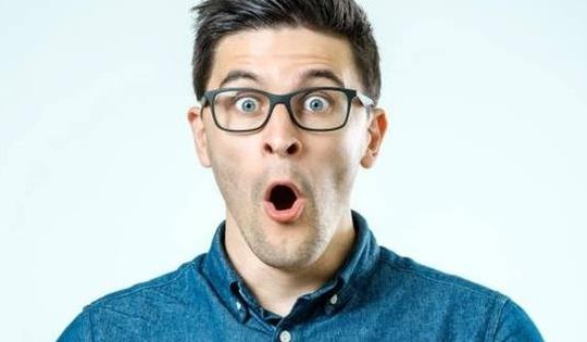 Một ngân hàng báo lãi quý 4 tăng hơn 100%, cổ phiếu lập tức "tím lịm"