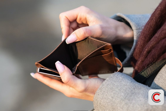 Thuế 'ngầm' 50 tỷ USD tại Anh: Tại sao người dân đang cảm thấy nghèo đi dù được tăng lương?