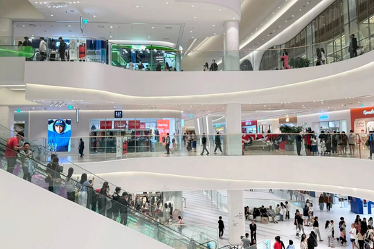 Thị trường bán lẻ Việt Nam chạm đỉnh 5 năm: Động lực nào nâng đỡ sức mua bền vững?