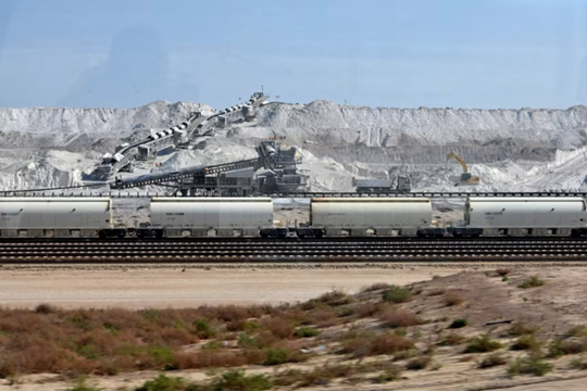 Phát hiện la liệt khoáng sản trị giá 2.500 tỷ USD, nền kinh tế 1.270 tỷ USD tuyên bố sắp thay đổi cuộc đua đất hiếm, Mỹ lập tức để mắt