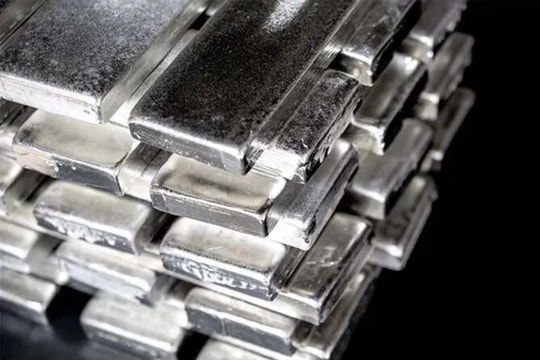 Có gì bên trong các xưởng đúc bạc giữa cơn bão giá?