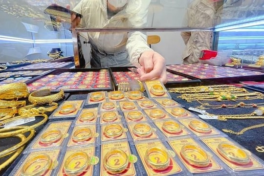 Kỷ lục tuần mới: Giá vàng thế giới lập đỉnh lịch sử, vàng nhẫn chạm 17,6 triệu/chỉ, khi nào lên 20 triệu?