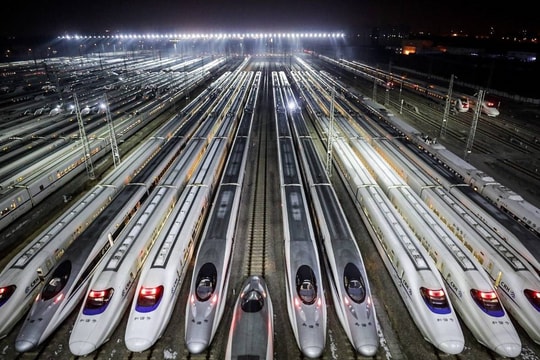 Vượt qua "rào cản thần thánh", đường sắt Trung Quốc làm được kỳ tích mà Mỹ mất hàng chục năm vẫn thất bại