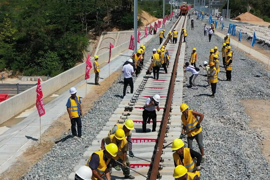 Thà chịu chi phí gấp chứ không chọn Trung Quốc, đường sắt 40 tỷ USD nguy cơ đắp chiếu, khó khởi công nhắm công nghệ nào?