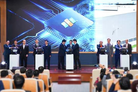 Chủ tịch Viettel Tào Đức Thắng nói gì khi FPT công bố thành lập nhà máy kiểm thử, đóng gói đầu tiên của Việt Nam?