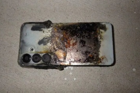 Người dùng Samsung chú ý, một chiếc S25 vừa bốc cháy khi cắm sạc giữa đêm - Tất cả phải biết ngay điều này