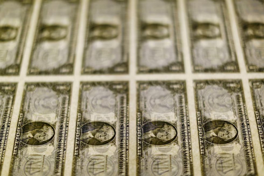 Đồng USD bị bán tháo, tụt sát đáy 4 năm sau phát ngôn của ông Trump