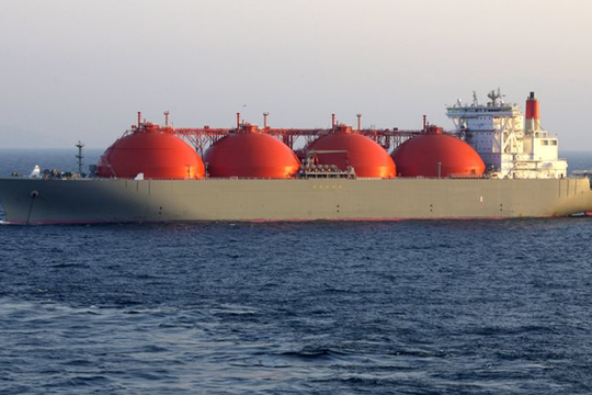 Tránh vỏ dưa gặp vỏ dừa: Vừa xa khí đốt Nga, châu Âu lại phụ thuộc 60% vào quốc gia khác, 'chốt đơn' hơn 5 triệu tấn LNG chỉ trong 1 tháng
