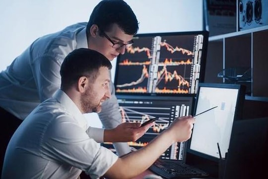 Phiên 3/2: Khối ngoại tiếp đà bán ròng hơn 600 tỷ đồng, ngược chiều gom mạnh hai cổ phiếu bluechips