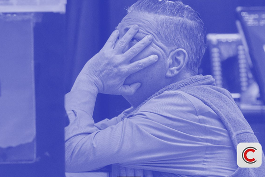 AI khiến ngành phần mềm bốc hơi 300 tỷ USD chỉ trong vài giờ: Mọi ứng dụng đứng trước nguy cơ bị thay thế, nhà đầu tư lo sợ