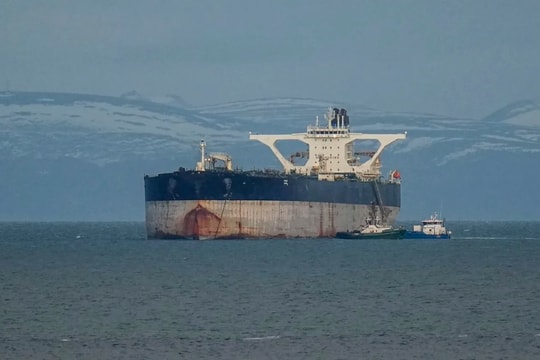 Phát hiện 1.400 tàu chở hàng cấm di chuyển trên biển, Mỹ và châu Âu ‘đau đầu’