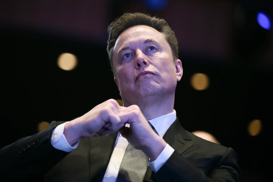 Chưa từng có trong lịch sử: Tài sản Elon Musk vượt 800 tỷ USD