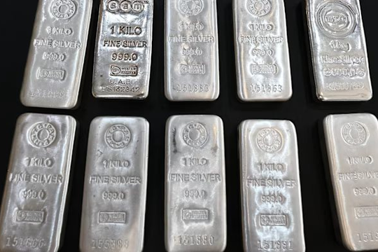 Đại gia ống nhựa lãi hơn 13.000 tỷ đồng sau vài ngày nhờ đầu cơ bạc