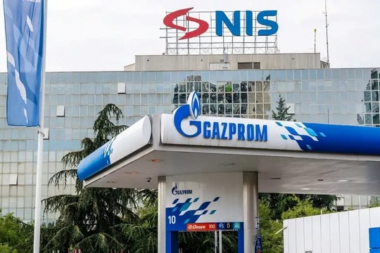 Bị EU gây áp lực buộc ‘quay lưng’ với khí đốt Nga, một quốc gia tính mua 500 triệu m³ khí đốt từ châu Âu