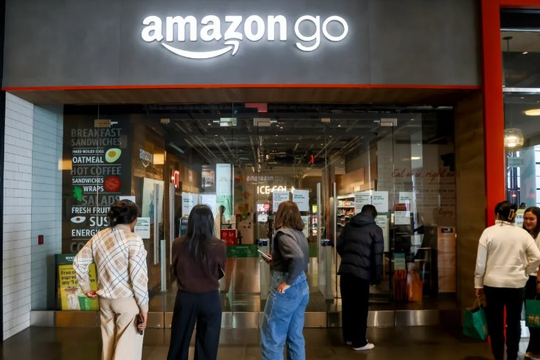 Thị trường lao động đón tin xấu nhất 17 năm: Cảnh báo đỏ cho nền kinh tế lớn nhất thế giới?