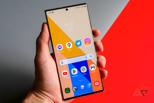 Mua chiếc điện thoại "đời cổ" này vào năm ngoái với tôi là thứ đáng tiền nhất, chẳng cần Galaxy S26 Ultra