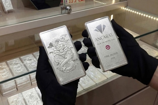 Giá bạc giảm gần 6 triệu đồng/kg