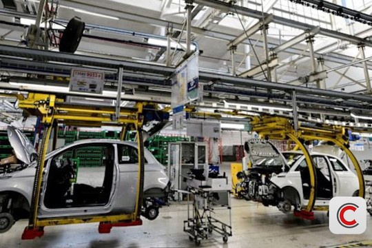 Một hãng ô tô nổi tiếng lỗ 26 tỷ USD vì làm xe điện, khó khăn đến nỗi không thể trả cổ tức