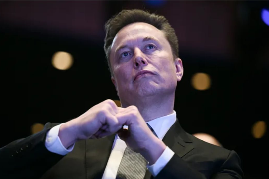 Tỷ phú Elon Musk tiên đoán ﻿thế giới cũ sắp khép lại, một 'cơn sóng thần siêu nhanh' có thể thay đổi tương lai nhân loại