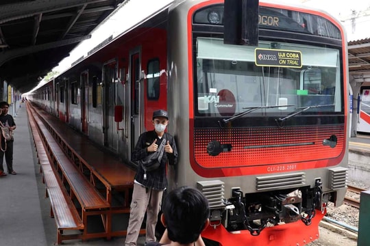 Từ chối nhà thầu Nhật vì giá đắt, nước Đông Nam Á chốt mua toa tàu điện từ Trung Quốc, người dân tỏ ra tiếc nuối 