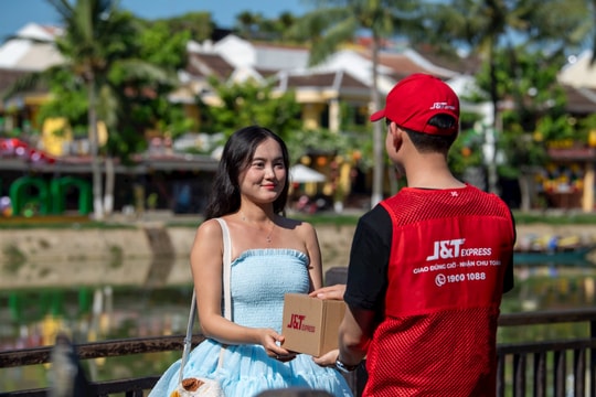 Valentine trong kỷ nguyên số: xa mặt nhưng không cách lòng chỉ với một 'chạm'
