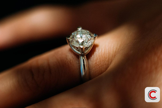 Cơn địa chấn ngành kim cương: Chuyên gia cảnh báo lỗ 30-50% khi bán lại, người sở hữu cần làm ngay 1 việc