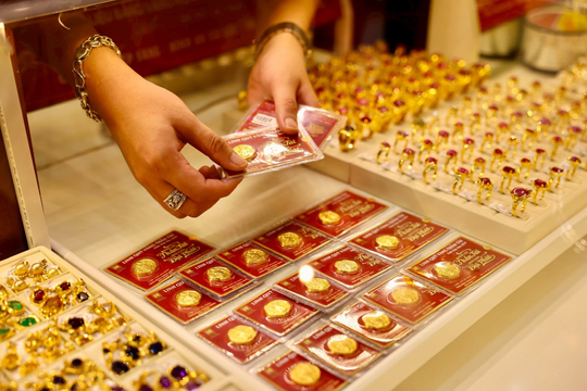 Giá vàng SJC, giá vàng nhẫn sáng nay ngày 10/2 quanh mốc 180 triệu đồng/lượng