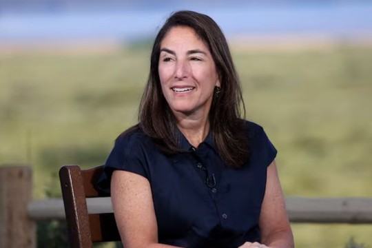 Quan chức Fed dự báo Fed giữ nguyên lãi suất 'trong thời gian khá dài', tuyên bố sẵn sàng tăng lãi suất nếu cần