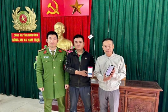 Sau khi chuyển khoản thành công 50 triệu đồng, người đàn ông ở Hưng Yên được công an Ninh Bình mời đến làm việc