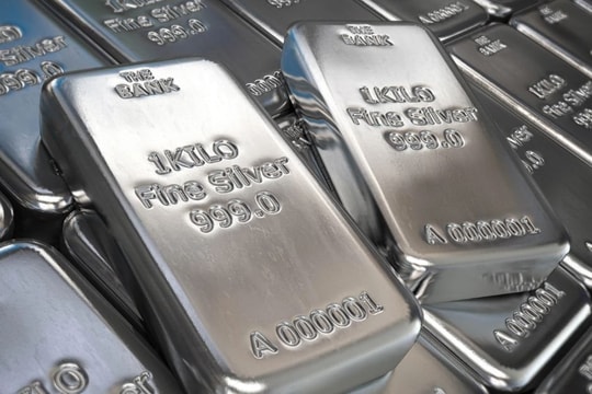 Quỹ bạc lớn nhất thế giới tiếp tục mua thêm hàng chục tấn bạc