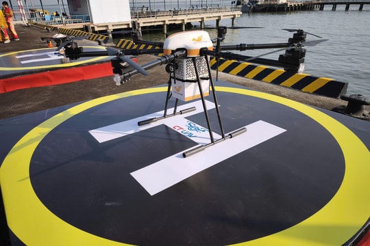 Lần đầu tiên tại Việt Nam: Máy bay không người lái chở hàng xuyên biển Cần Giờ và Vũng Tàu, Vietnam Post bắt tay CT