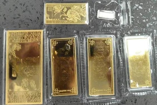 Phát hiện 6 thỏi vàng trị giá 860 triệu đồng trong gói hàng ship, công an sử dụng nhiều biện pháp nghiệp vụ vào cuộc