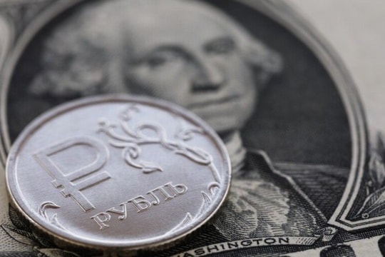 Sau nhiều năm nỗ lực phi đô la hoá, quốc gia chủ chốt BRICS cân nhắc nối lại sử dụng USD: Chuyện gì đang xảy ra?