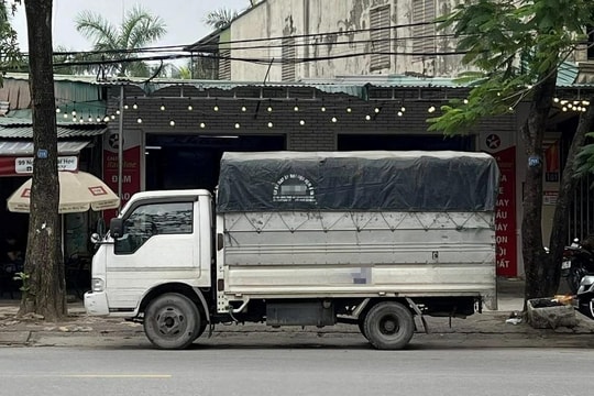 Phát hiện xe tải màu xám lạ, công an Việt Nam lập tức theo dõi giám sát để kiểm tra