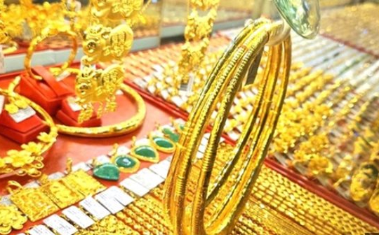 Sau cú bán tháo bất ngờ, giá vàng sẽ đi về đâu?