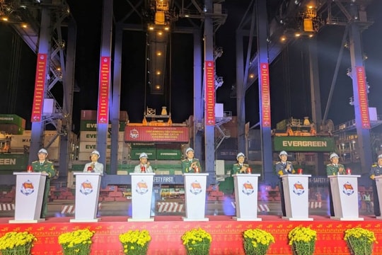 Tân Cảng Cát Lái đón 7 chuyến tàu đêm giao thừa, xếp dỡ gần 11.200 TEU hàng hóa