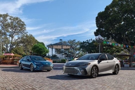 Tổng thống Mỹ vừa phàn nàn, Nhật Bản lập tức xem xét nhập khẩu xe Toyota từ Mỹ về để bán