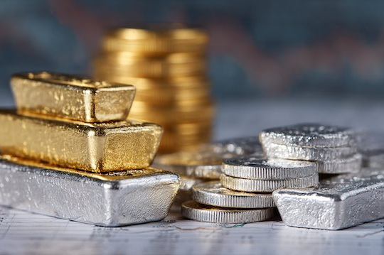 Giá vàng, bạc đồng loạt “lao dốc”