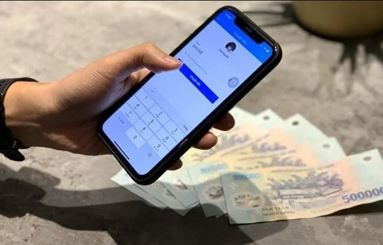 Nhận 1 tỷ đồng chuyển khoản gần Tết, chưa đầy 24h, người đàn ông ở TP.HCM bị công an phường yêu cầu xác minh